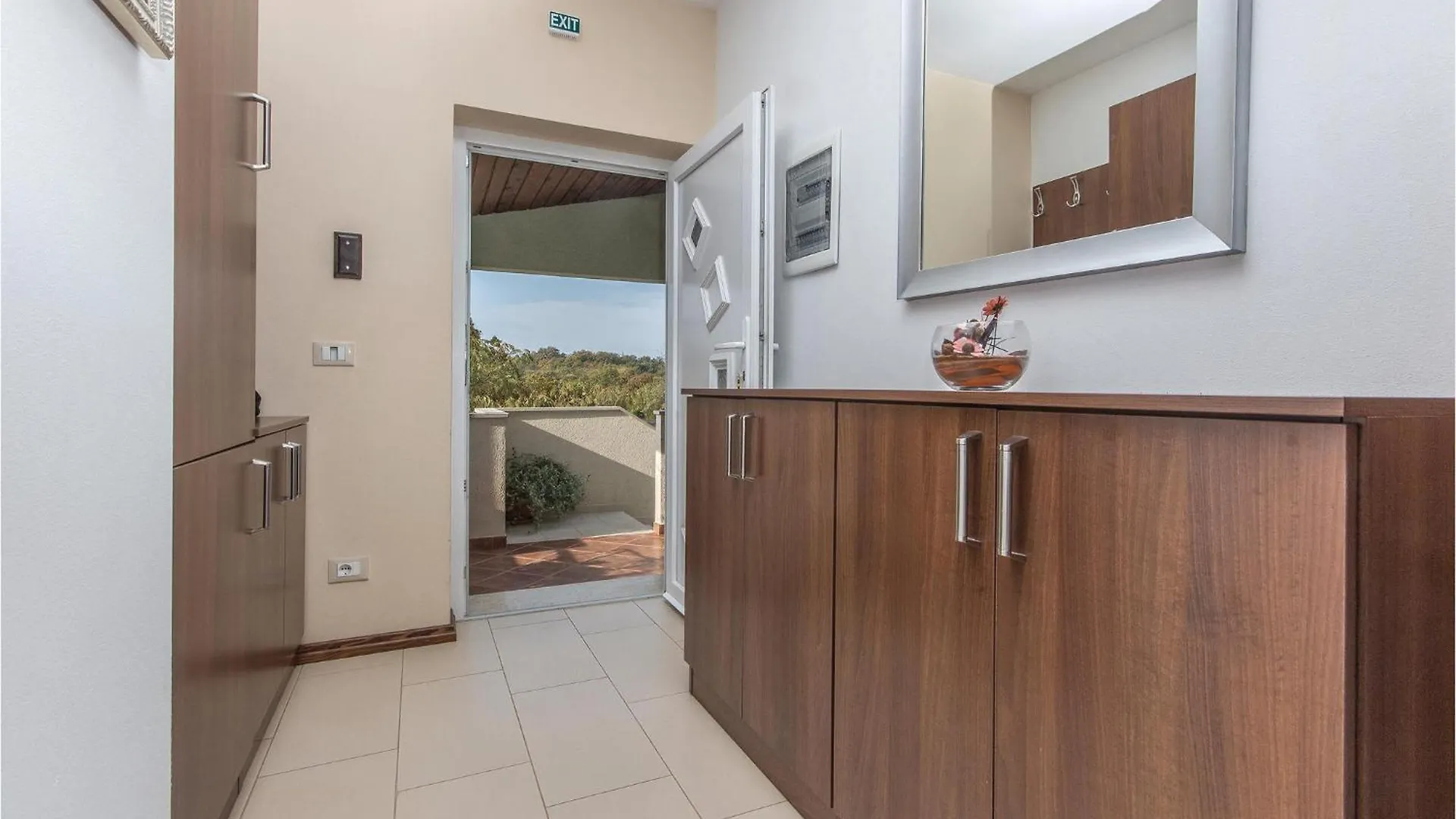3 Bedroom Nice Apartment In Kanfanar