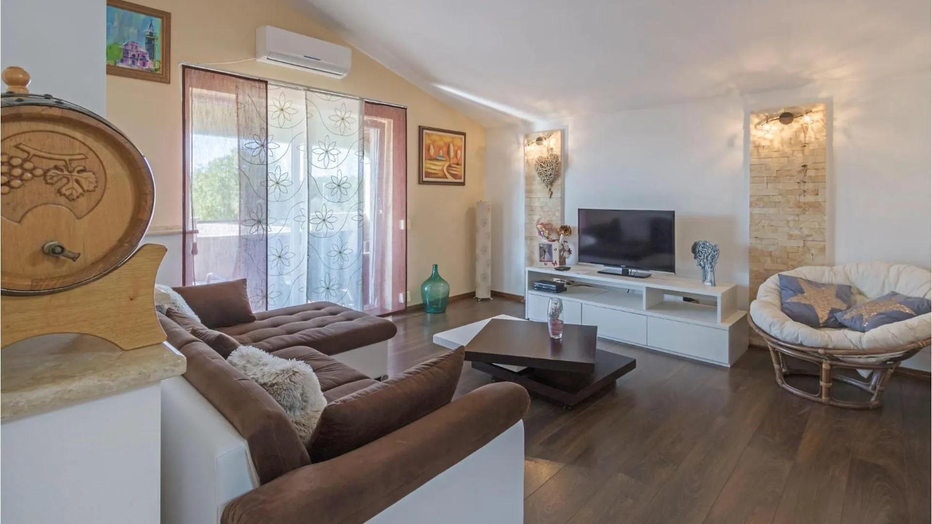 3 Bedroom Nice Apartment In Kanfanar 0*,